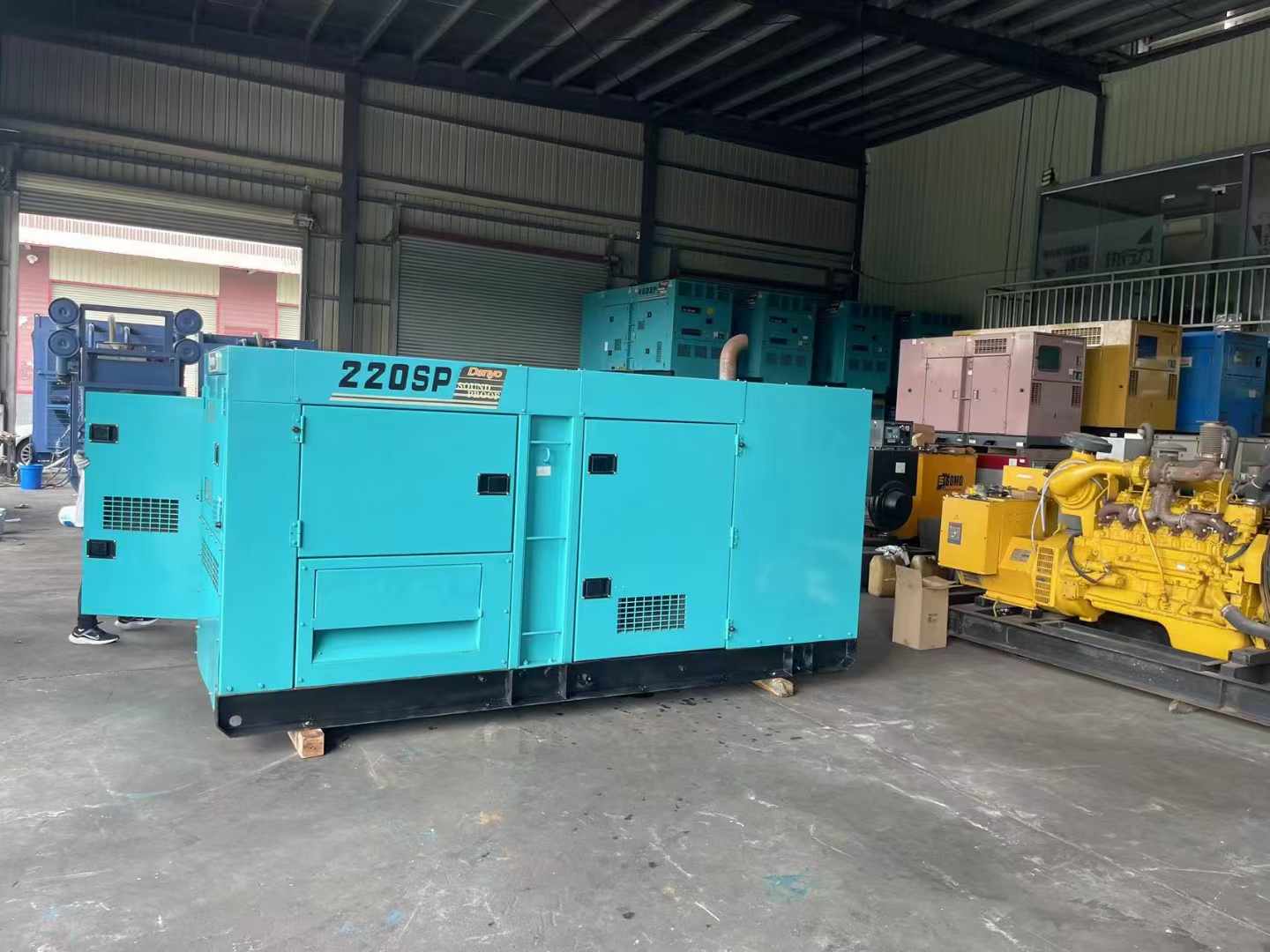 高青800kW 柴油发电机的输出电流波动范围是多少？