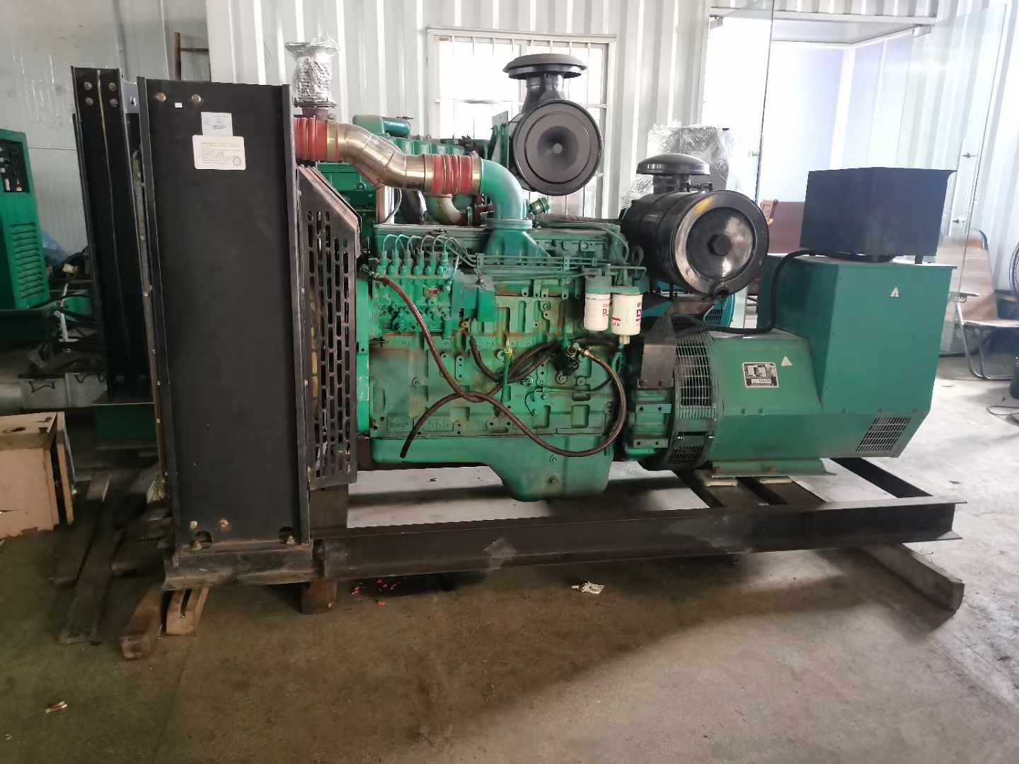 高青发电机租赁如何确定电缆的承载电流是否在安全范围内？