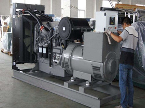 高青柴油发电机组和储能设备配合使用的案例