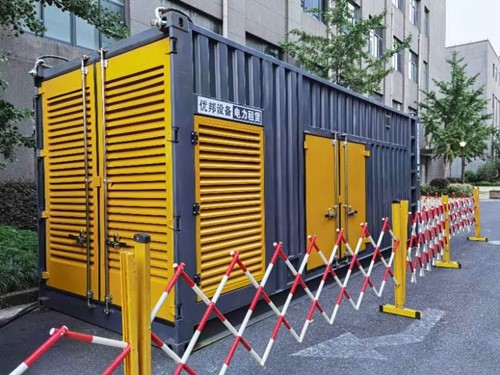 高青如何使用转速表检查发动机的转速？